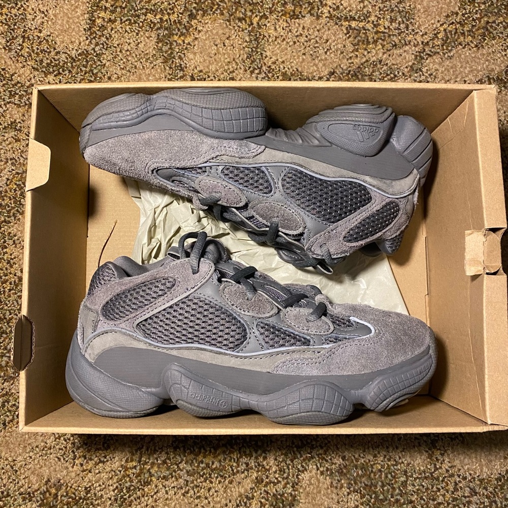Yeezy 450 granite size 4.5